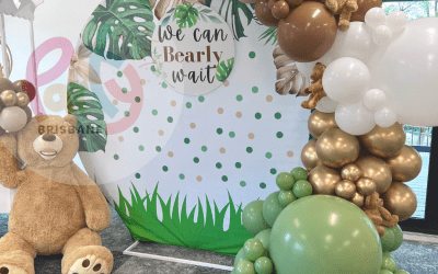 Leafy Print Circular Backdrop