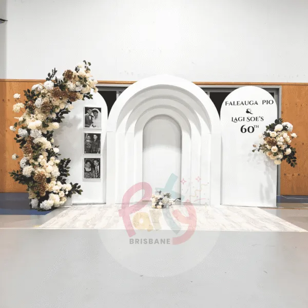 Mini’s Step Arch Backdrop