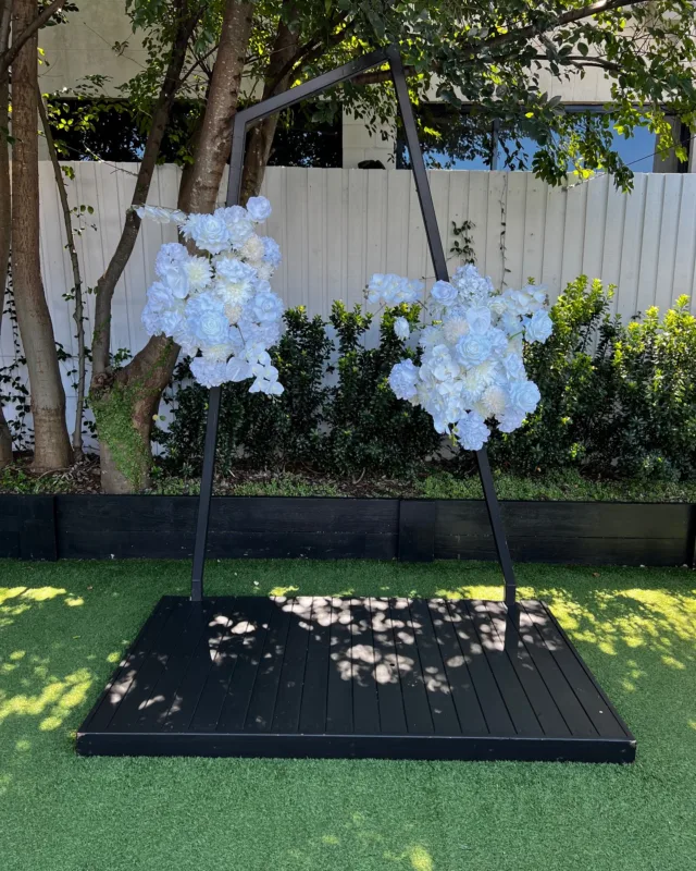 A closer look at Anna’s and Johnny’s wedding 💖

#weddingdecorator #brisbanewedding #goldcoastweddings #whiteflowers #whitewedding #partybrisbane #fauxflowers