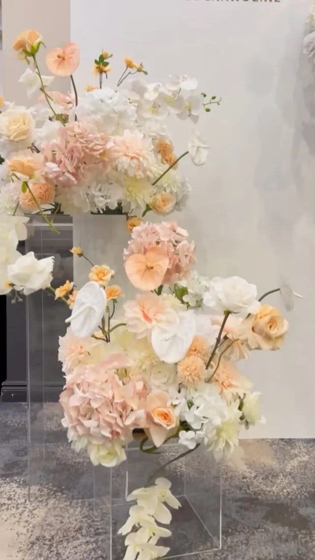 Behind the scenes of @fitzysloganholme Mother’s Day backdrop 🧡

#mothersday #partybrisbane #floralbackdrop #floraldesigns #brisbanepartyhire #goldcoastpartyhire #florals #neutraldecor