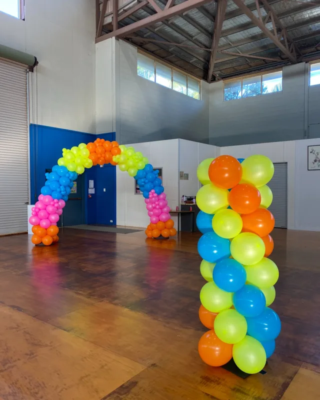 A splash of colour, a dash of disco, and a whole lot of balloons! 💚🩷

#glowinthedarkparty #discoparty #balloonbackdrop #balloondecor #partybrisbane #brisbaneevents