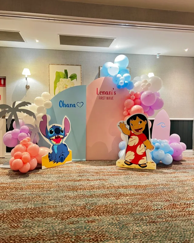 Experiment 626 approved this backdrop! 🛸

Backdrop: @party_bne 
Palm tree: @nextevent.com.au 
Venue: @hotel_richlands 

#liloandstitch #kidsbirthdaybackdrop #brisbane #liloandstitchparty #goldcoast #liloandstitchbirthday #partyprophire